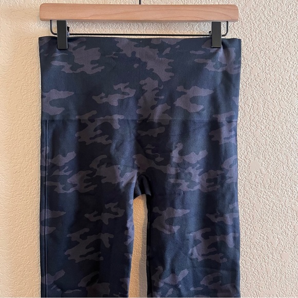 Spanx Look at Me Now Black Camo Leggings Size XL NWT - Picture 8 of 10